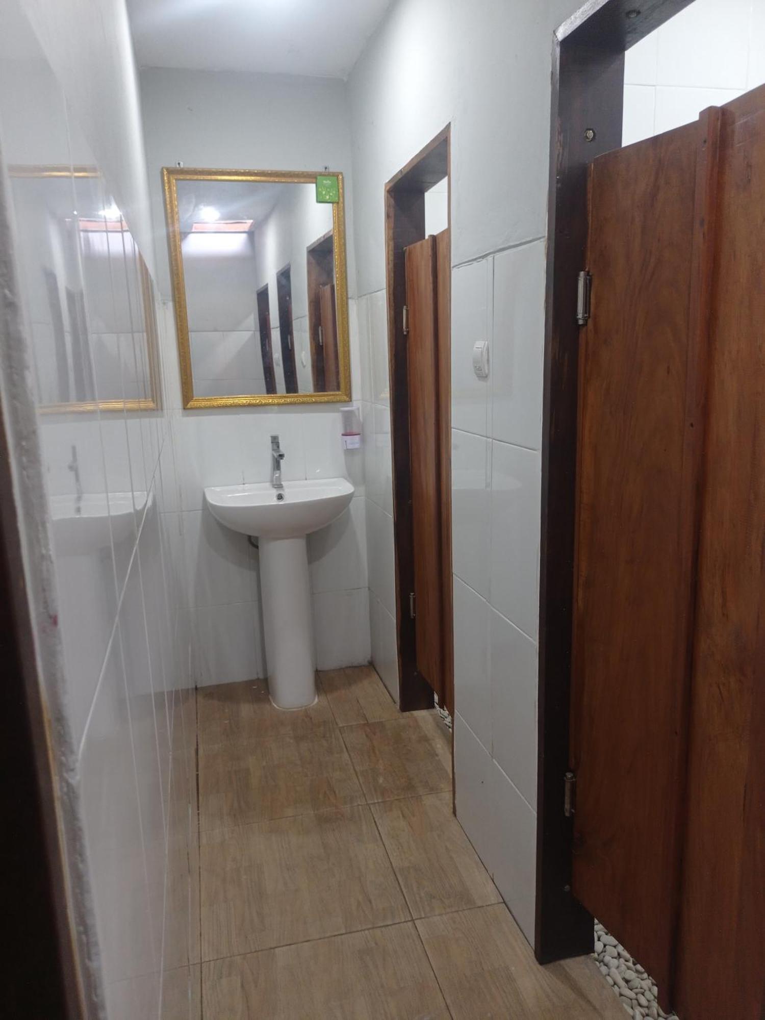 Watu Agung Guest House Magelang Eksteriør billede